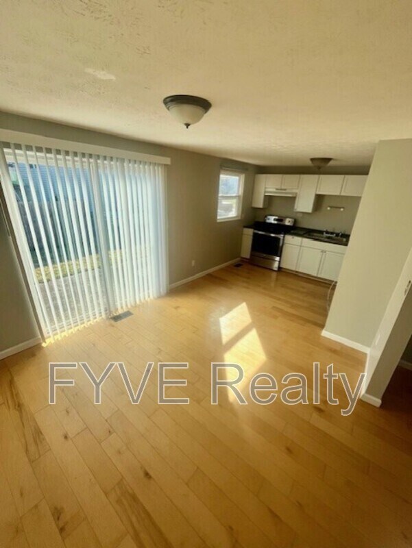 Foto del edificio - 1383 Red Bud Ln