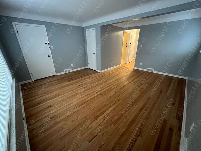 Foto del edificio - 932 Beaconsfield Ave