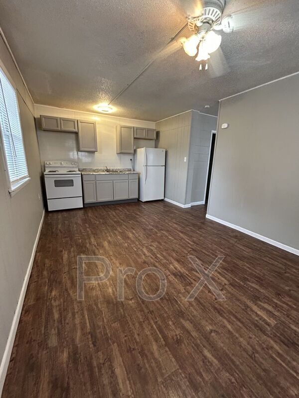 Foto del edificio - 1411 S Broadway St