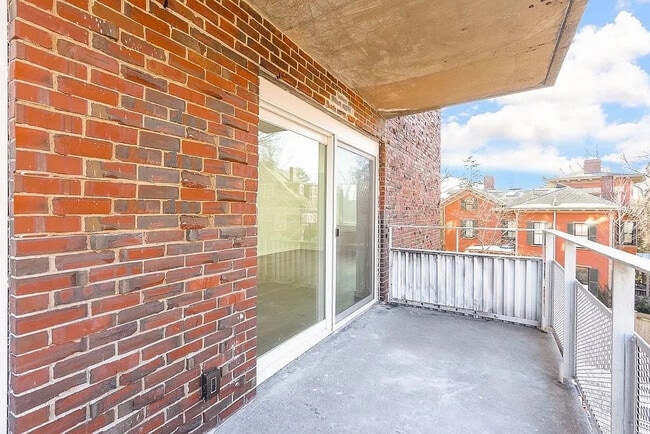 Photo - 14 Concord Ave Apartment