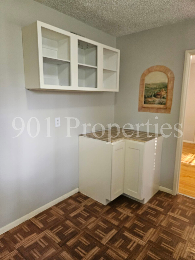 Foto del edificio - 512 Chalmers Rd