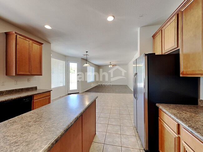 Foto del edificio - 9428 W Riverside Ave