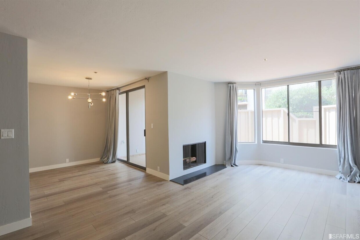 Primary Photo - 156 Lombard St
