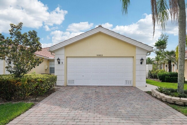 Building Photo - 10853 SW Elsinore Dr