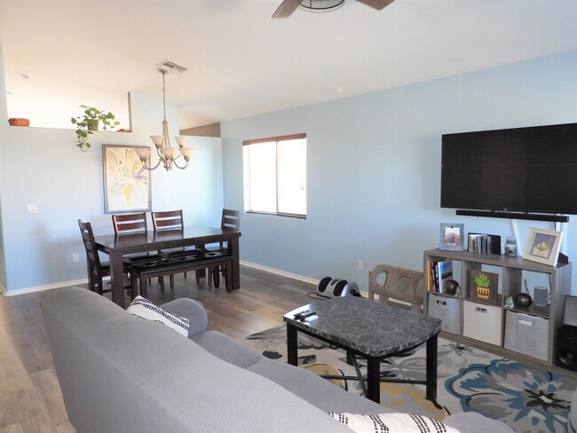 Foto del edificio - Corona de Tucson 3 Bed 2 Bath Single Story...