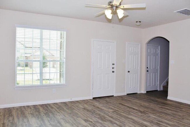 Building Photo - Bavaria - 12251 Roy Mix Bohn Ln, Houston, ...