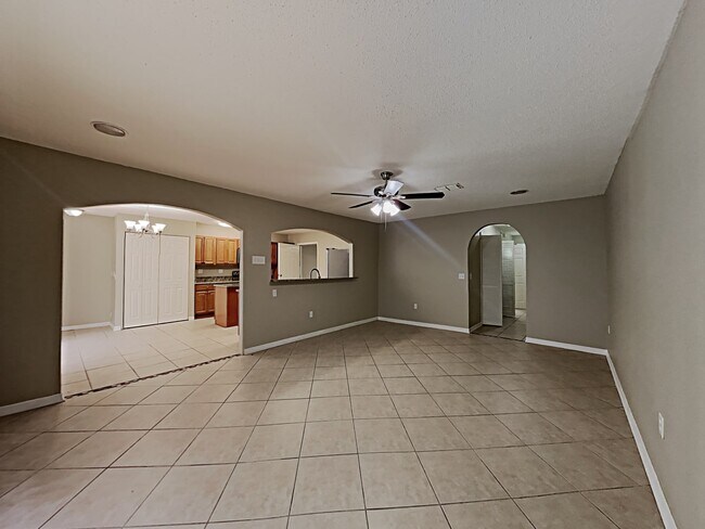 Building Photo - 30526 Double Dr