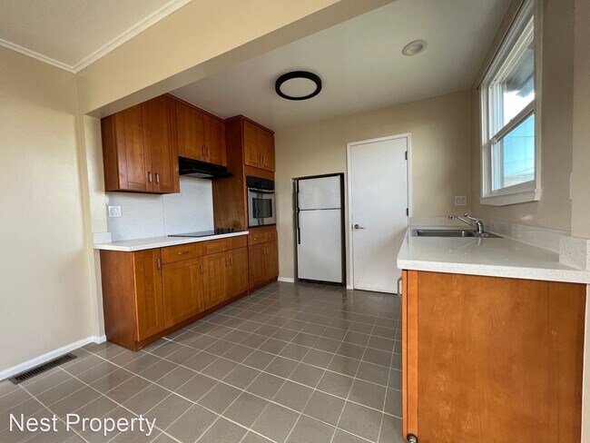 Foto del edificio - 2 br, 1 bath House - 109 Fairway Dr.