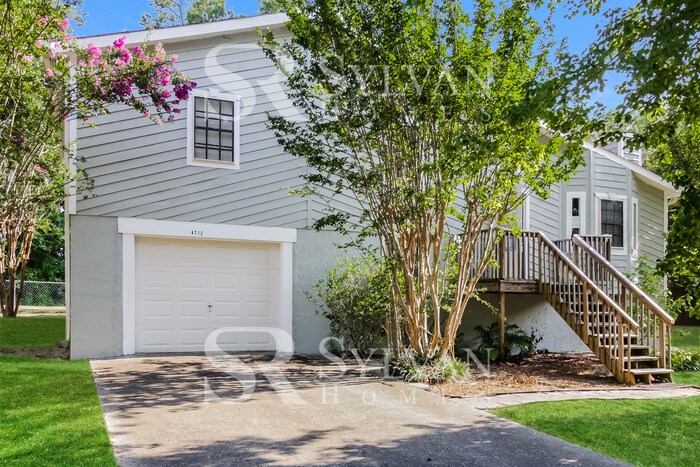 Primary Photo - Welcome to this stunning 4 bedroom, 2 bath...