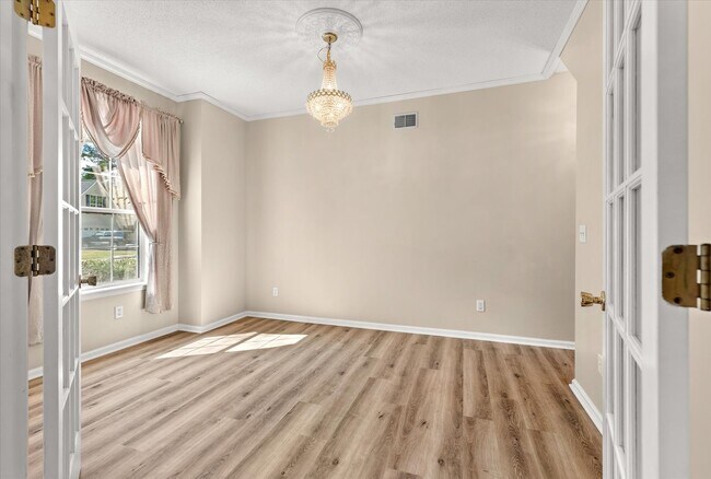 Building Photo - 3 BR, 2.5 BA, 2 Car Garage -- Charleston N...