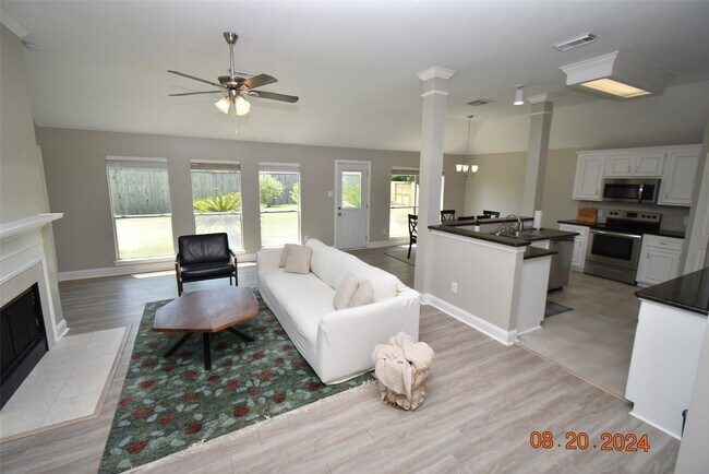 Foto del edificio - 3806 Vinecrest Dr