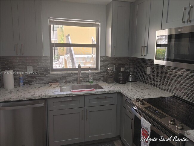Building Photo - 524 Osprey Dr