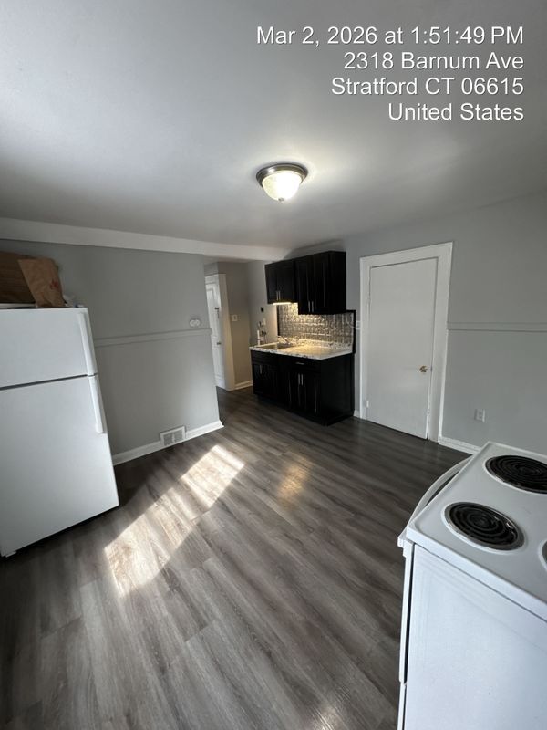 Foto del edificio - 2310 Barnum Ave