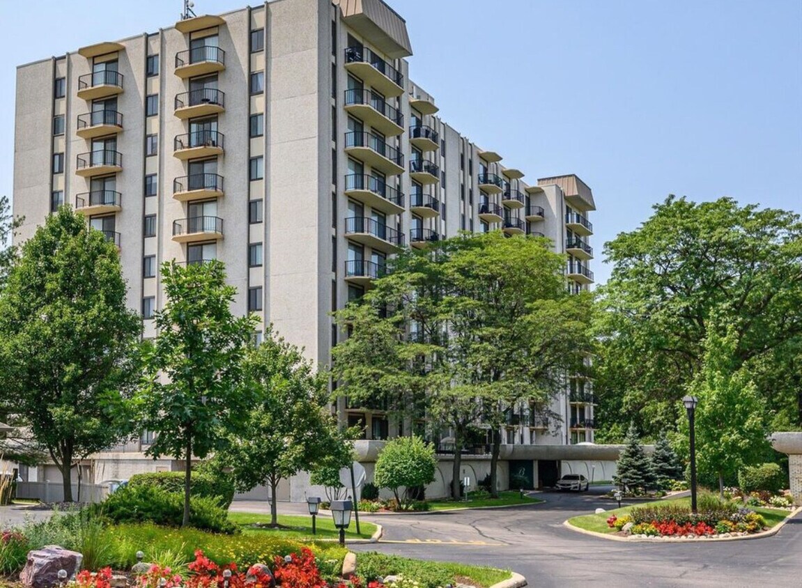 Foto principal - 190 S Wood Dale Rd