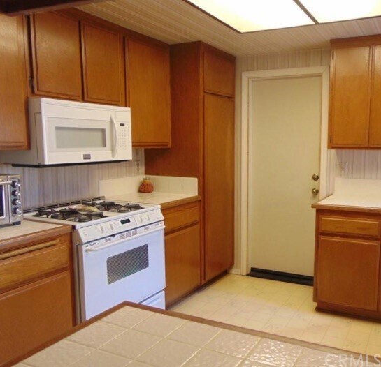 Building Photo - 1079 Romney Dr