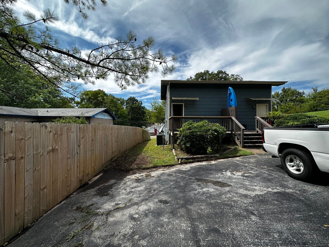 531 Brookfield Ave, East Ridge, TN 37412 Townhome Rentals in East