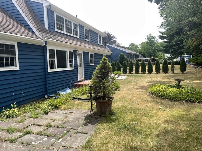 Foto del edificio - 134 Stony Brook Rd