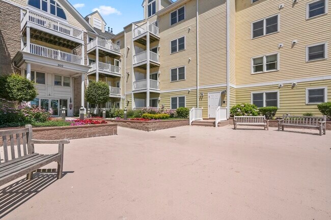 Foto del edificio - 360 Revere Beach Blvd