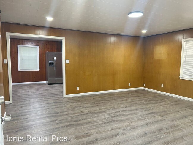 Foto del edificio - 3 br, 2 bath House - 1010 Cary Memorial Drive