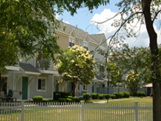 Building Photo - 28 Oyster Bay Rd