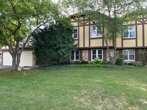 Building Photo - 1304 N Streamwood Ln