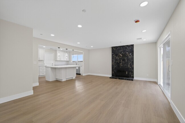 Foto del edificio - 7898 Fiesta Ln
