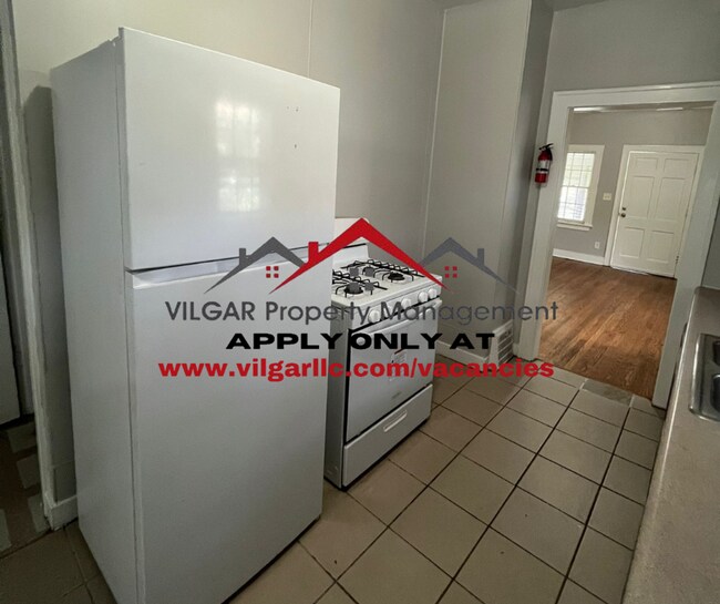 Foto del edificio - Wow, what a home! This updated 3 bedroom, ...