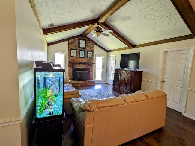 Foto del edificio - 338 Lee Rd 441
