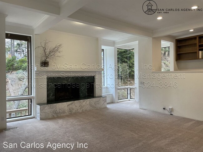 Building Photo - 3 br, 2.5 bath House - 4192 Sunridge Road