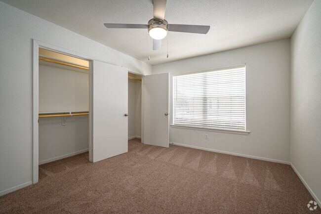 1BR, 1BA - 720SF - Village Place