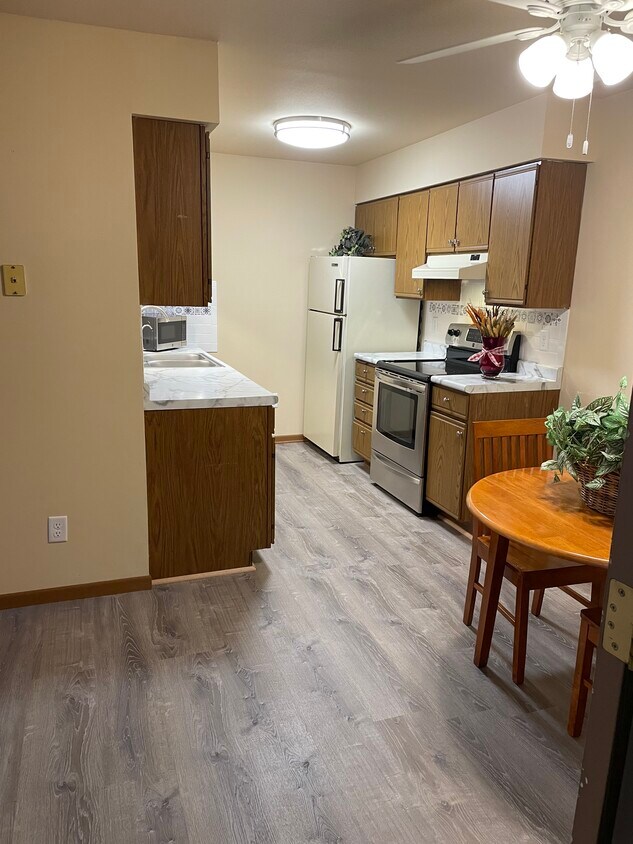 S70W14965 Cornell Cir Unit 7, Muskego, WI 53150 Apartments S70W14965