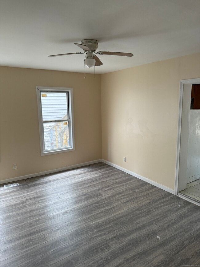 Building Photo - 49 Sedgewick St