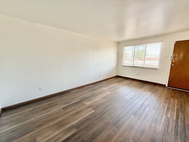 Building Photo - 212 W Abriendo Ave