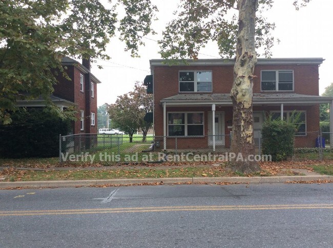 Building Photo - 1504 Sycamore St