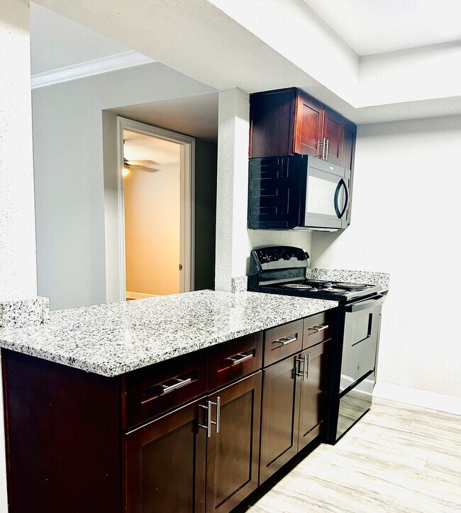 Foto del edificio - Castlewood Apartments