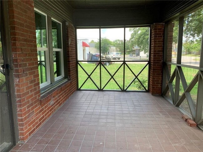 Building Photo - 333 Blandin St
