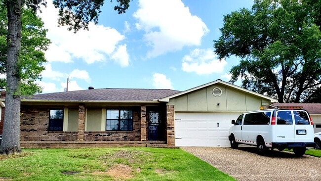 Building Photo - 89 Spring Grove Dr