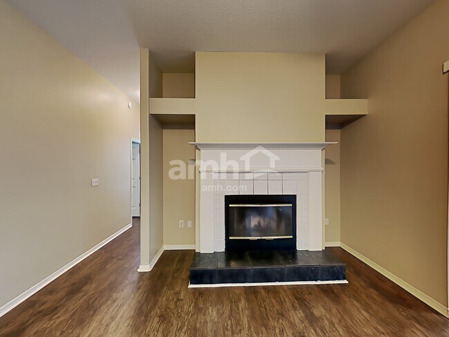 Foto del edificio - 10042 Cypress Shadow Ave