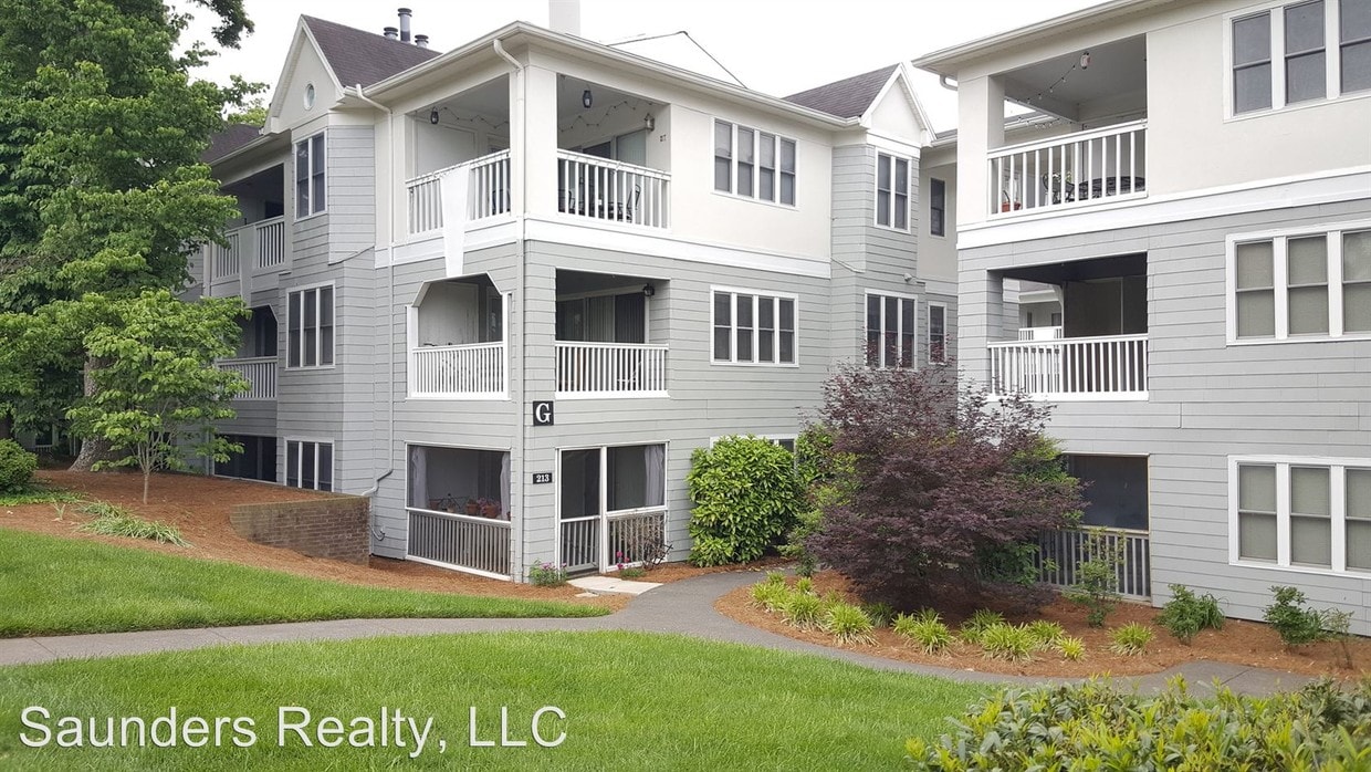 Primary Photo - 2 br, 2 bath House - 227 Oakwood Ct.