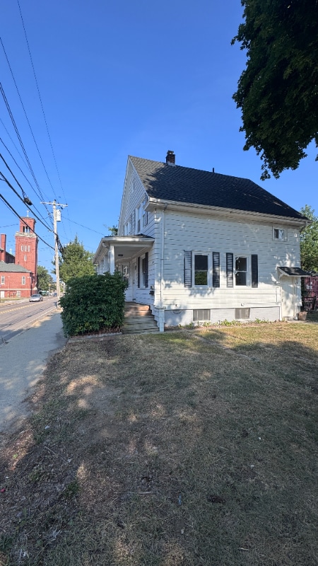 Building Photo - 22 Maple St