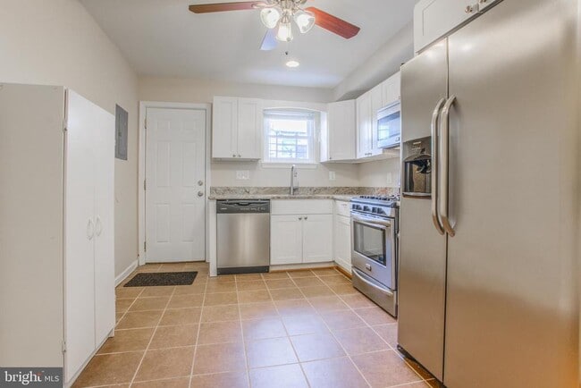 Foto del edificio - 124 N Bradford St