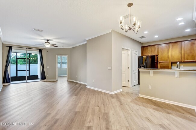 Foto del edificio - 3728 American Holly Rd