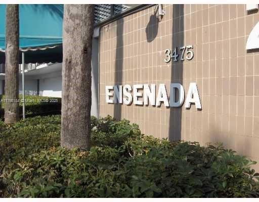 Foto del edificio - 3475 N Country Club Dr