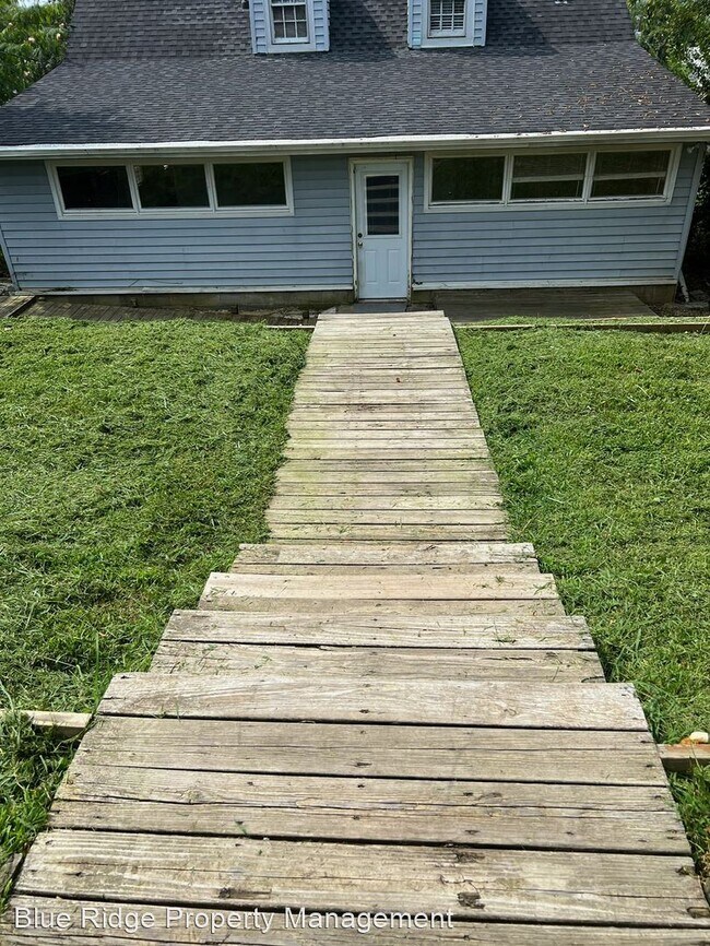 Foto del edificio - 4 br, 2.5 bath House - 1018 Wateree Street