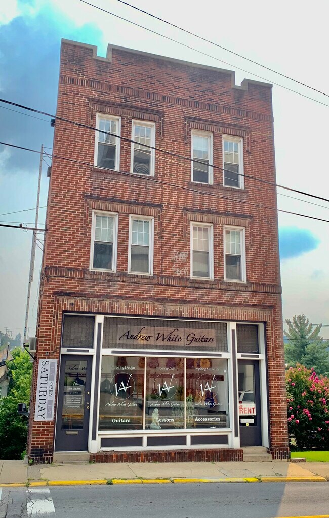 198 Foundry St Building Front. - 198 Foundry St