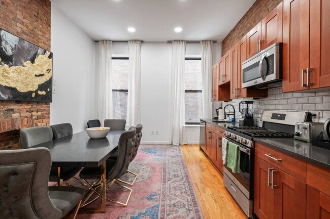 Foto del edificio - 283 Pleasant Ave