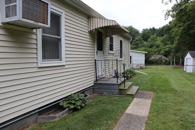 Foto del edificio - 275 Viking Dr