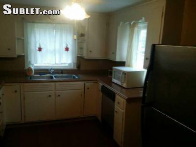 Building Photo - 212 Pakachoag St