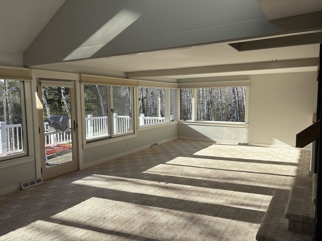 Building Photo - 290 Glen Ledge Rd