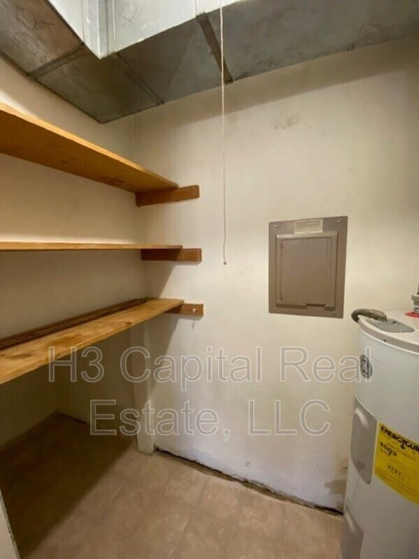 Building Photo - 31 Rosehaven Dr